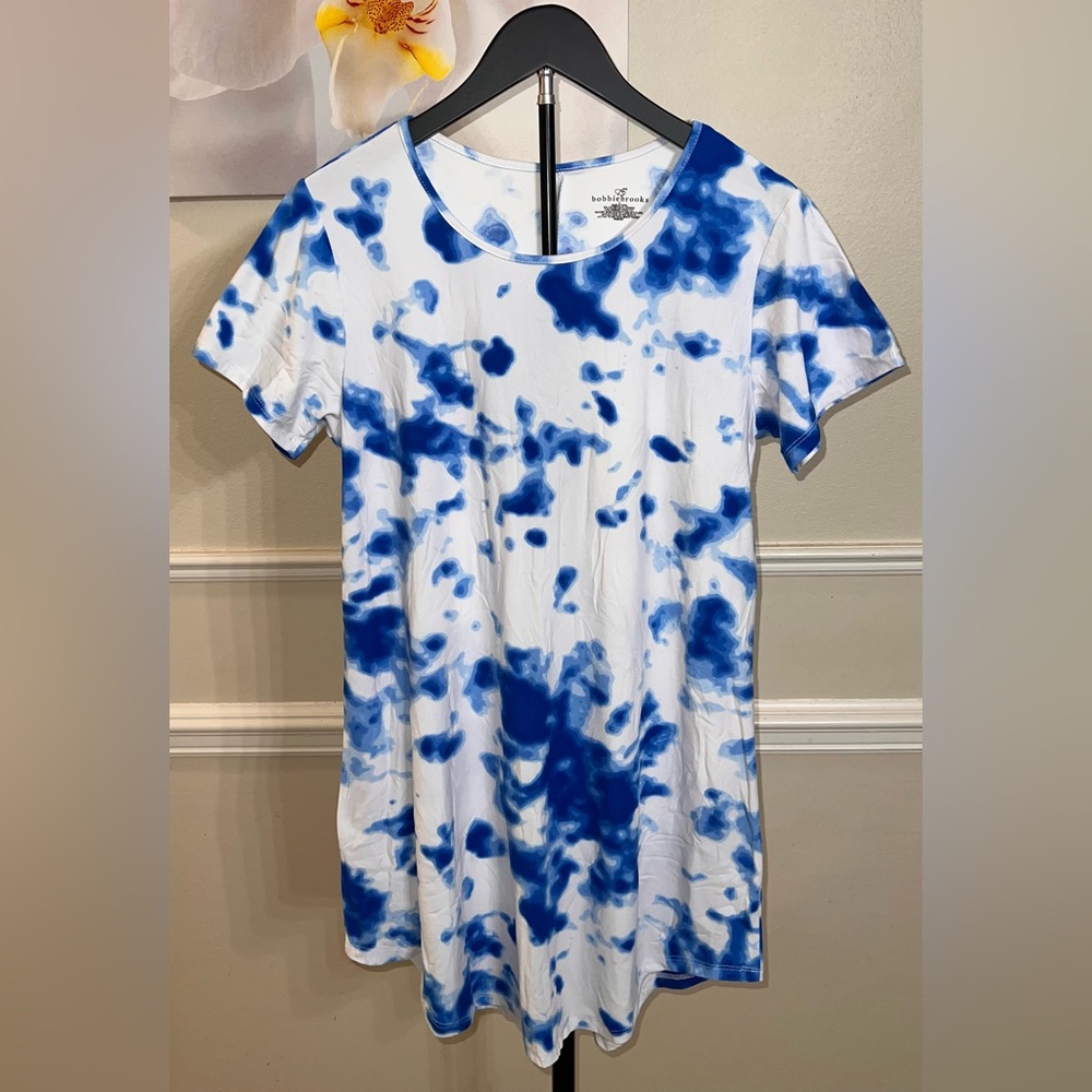 Bobbie Brooks Blue and White Tie-Dye Short Sleeve Dress/Tunic! Size Large.